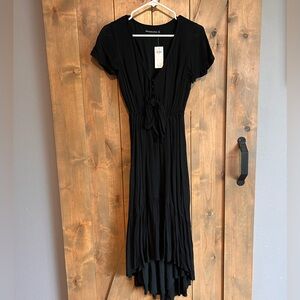 Abercrombie & Fitch Black  Midi Dress with V-Neck